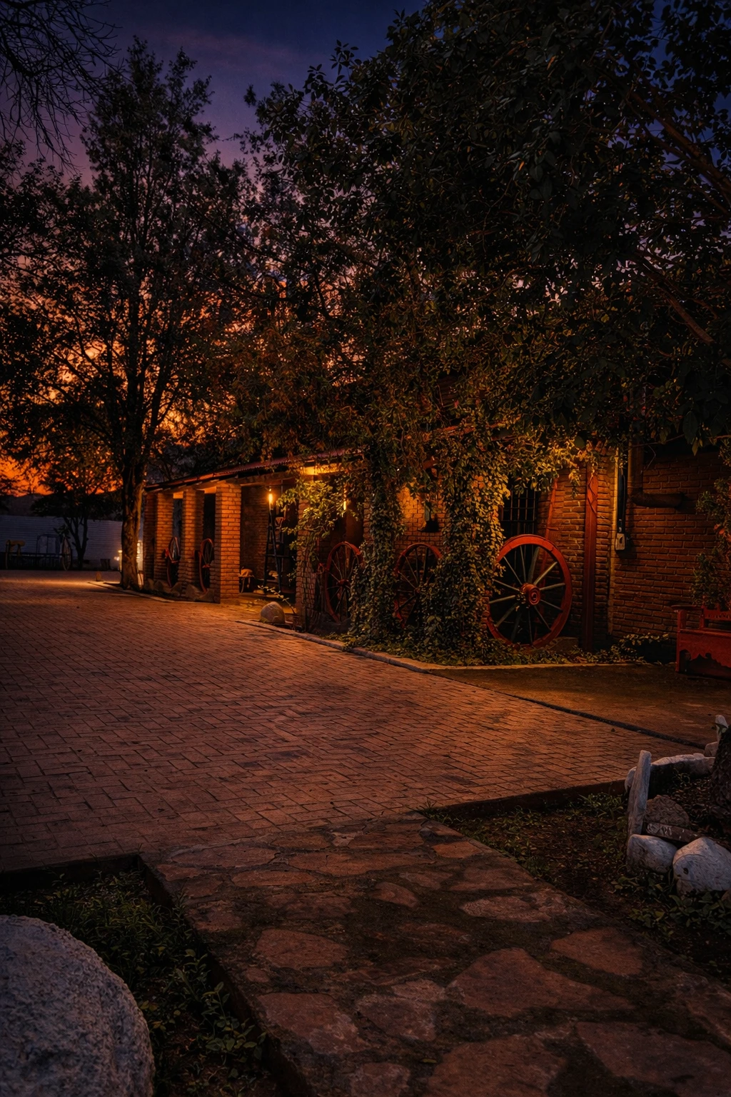 Frente de la cabaña al atardecer